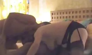 بوچ دستانش را بست و واژن را با ویبراتور برای ارگاسم لعنتی فیلم سکس خارجی مادر پسر