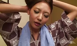 شوهر عکس سکس پسر و دختر می خواست شب زن همسری بالغ را لعنتی کند و او را به دلیل رابطه جنسی سرد بیدار کند