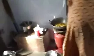Negro با یک مکالمه فیلم سکس با پسر تلفنی هیجان زده است