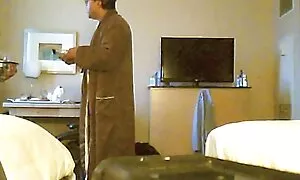 بیدمشک زن خانه دار بالغ می تواند به خودی خود یک dildo خنک کند کلیپ سکس با پسر