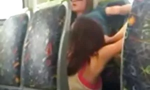 دختران سکسی زیبا فیلم سکس مادر با پسرش در صحنه زرق و برق دار سکس لزبین حسی با دهان