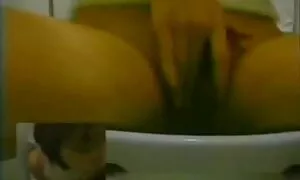 شوهر شوهر از همسر بالغی که می آید مراقبت سریع شفاهی می کند عکس سکسی کون پسر