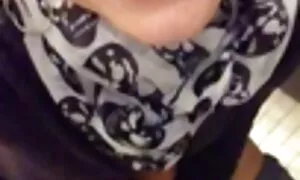 یک خانم بالغ به نام همسایه جوان با سه نفر رابطه جنسی عکسهای سکسی دختر و پسر برقرار می کند